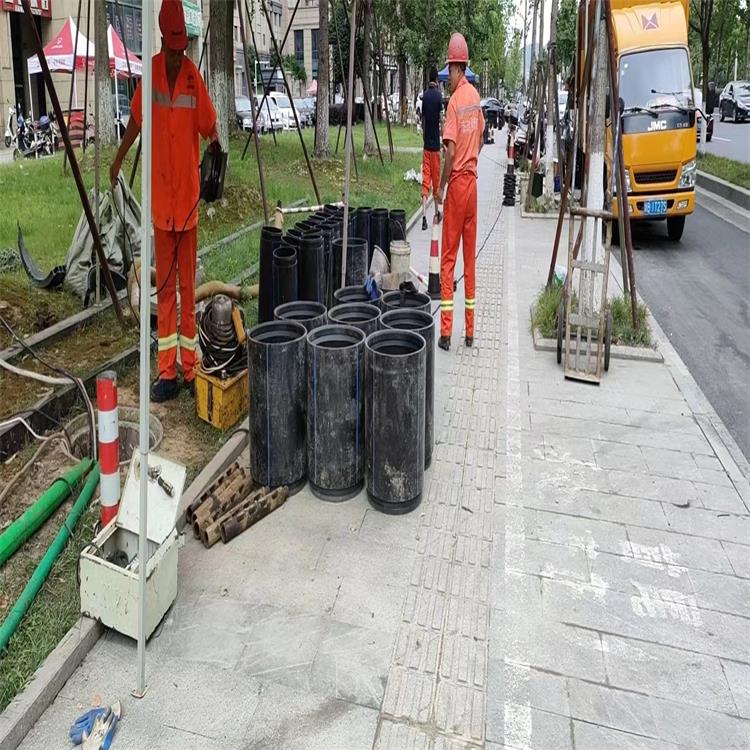 鸡冠管道短管置换修复
